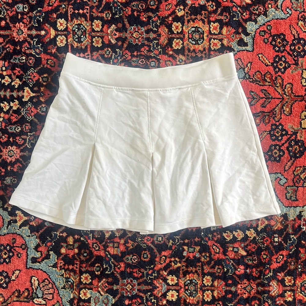 Size small pleated white athletic skirt